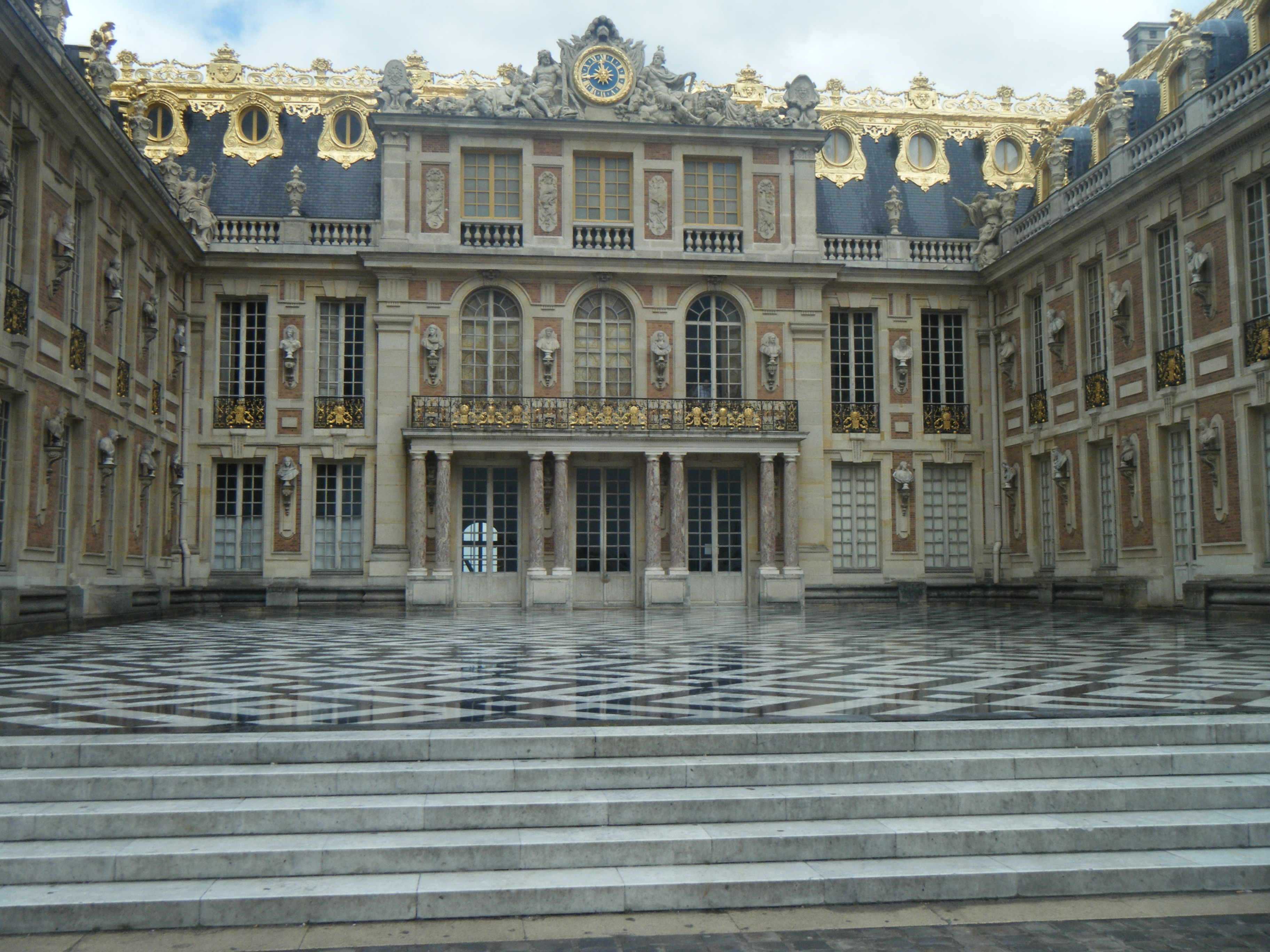 Visual credit thumbnail for Palace of Versailles.